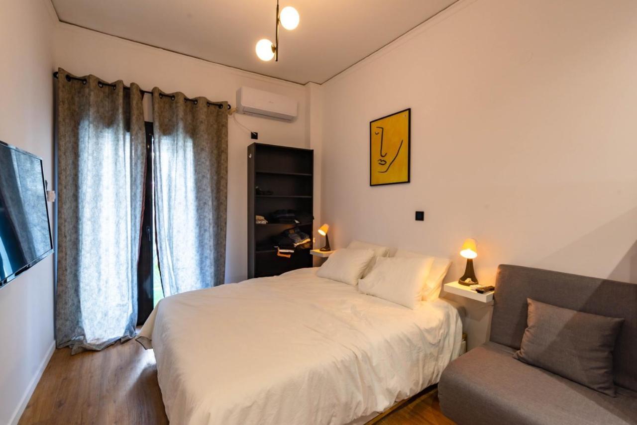 Neos_kosmos_house